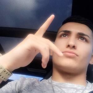 Meet your Posher, Ricky